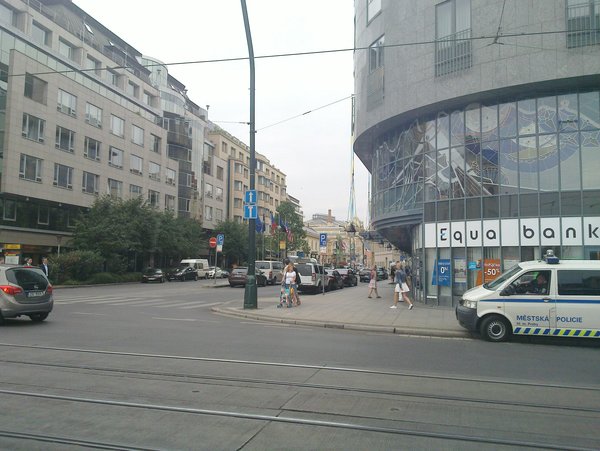 The photo for Vyřešené: Vyznačená slepá v ulici V Celnici, i když je na kole průjezdná.