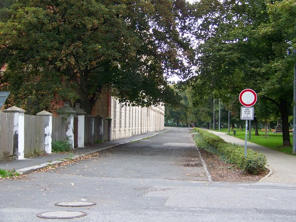 The photo for Vyřešené: Legalizace průjezdu - U Invalidovny.